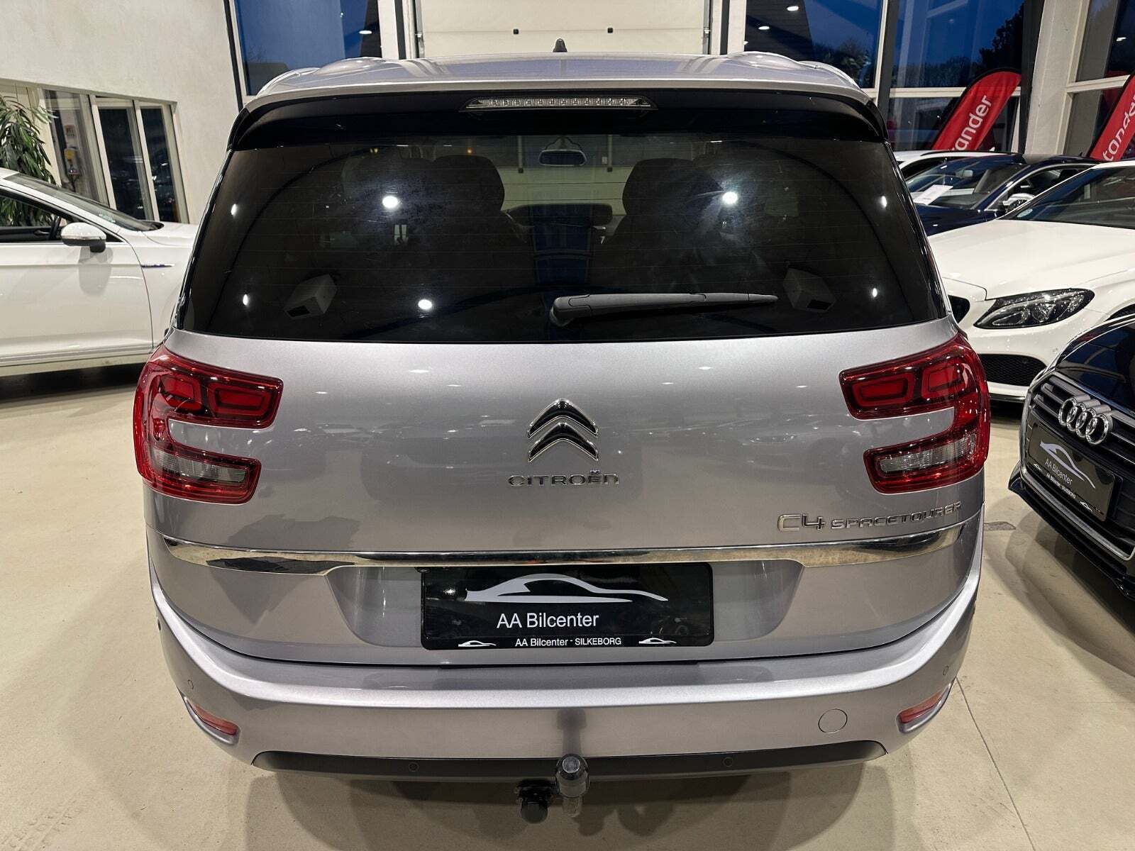 Grå Citroën Grand C4 SpaceTourer fra 2021