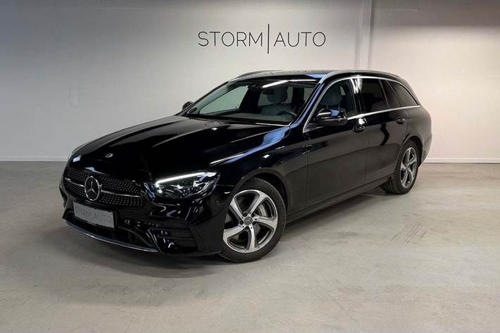 Sort Mercedes E300 e fra 2022 set udefra