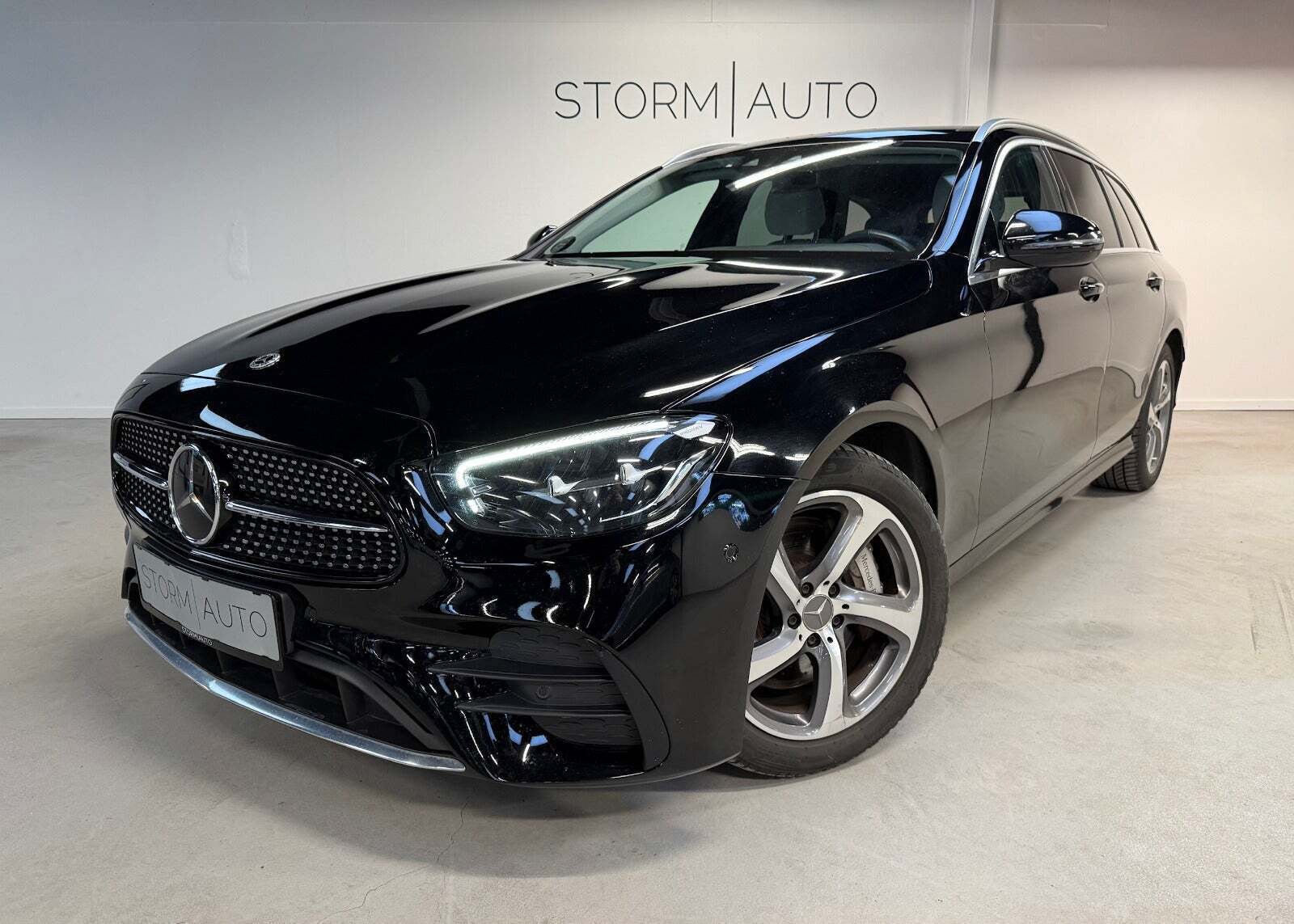 Sort Mercedes E300 e fra 2022