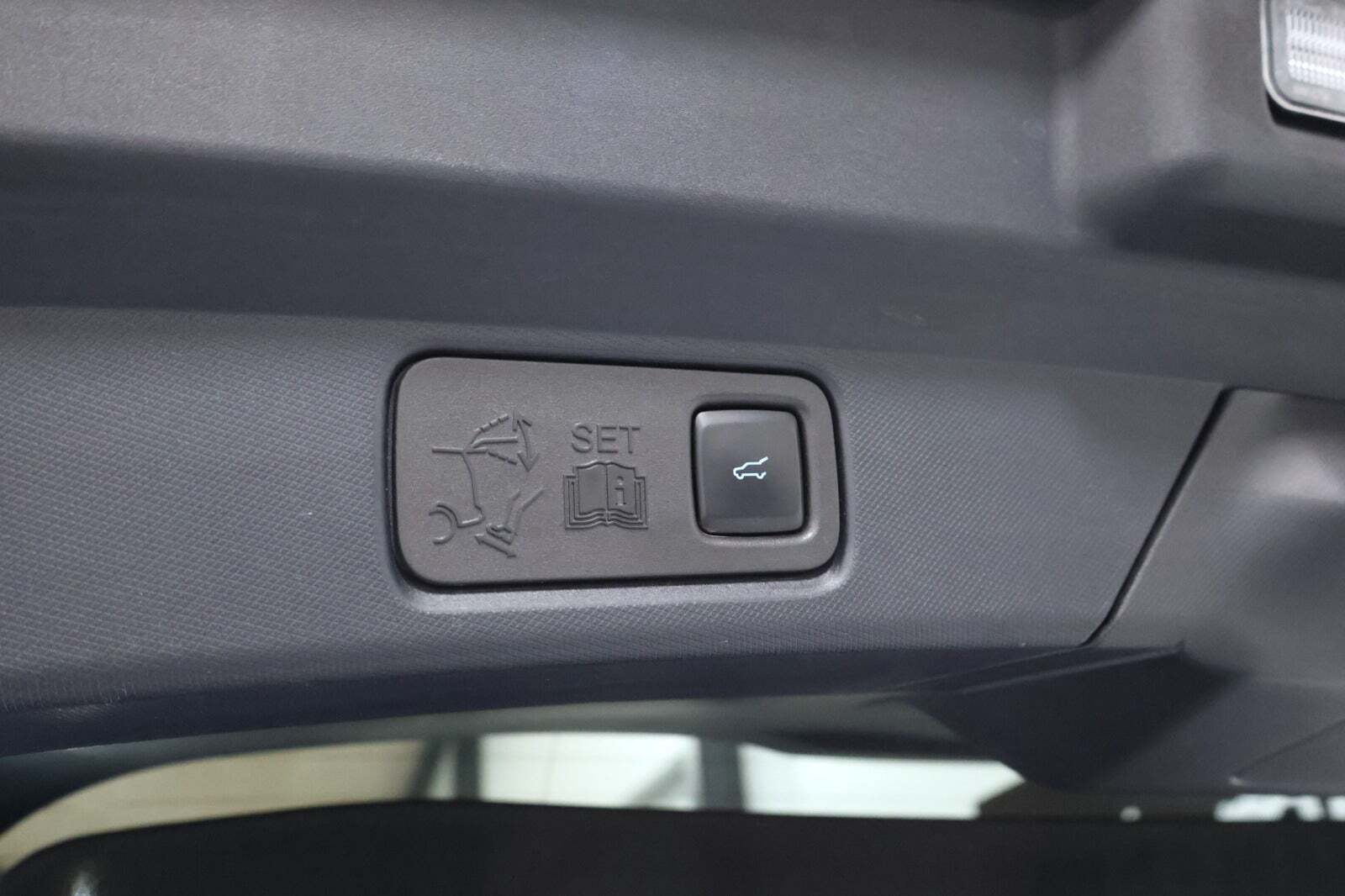 Blå Ford Mustang Mach-E fra 2023