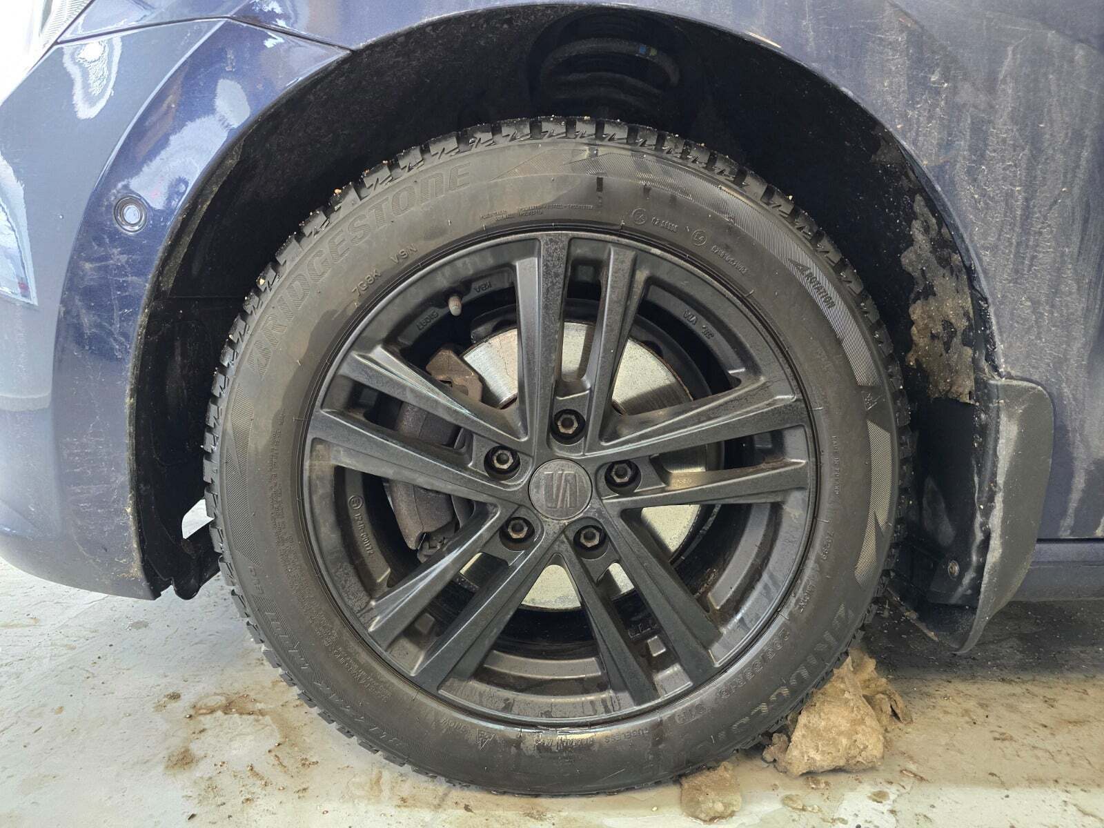 Blå VW Golf Sportsvan fra 2015