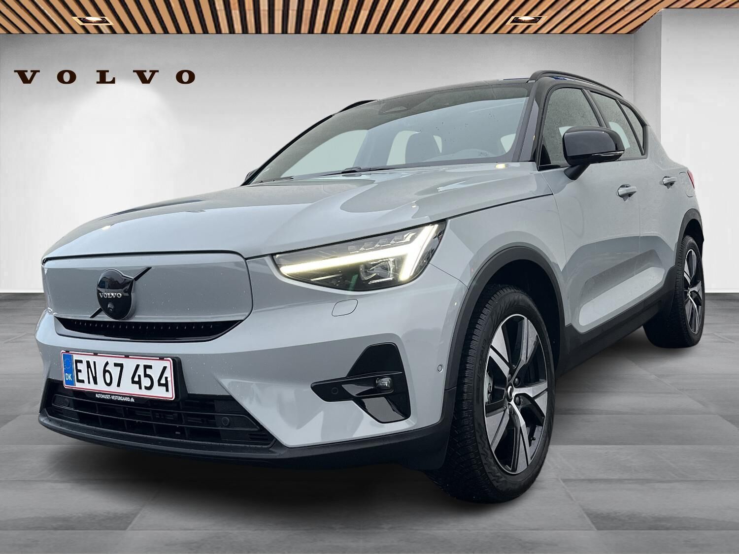 Volvo EX40 Extended Range Black Edition Excess