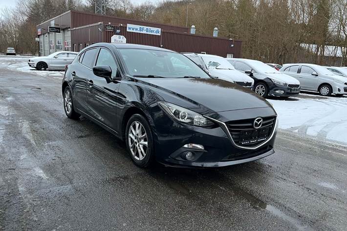 Sort Mazda 3 fra 2015