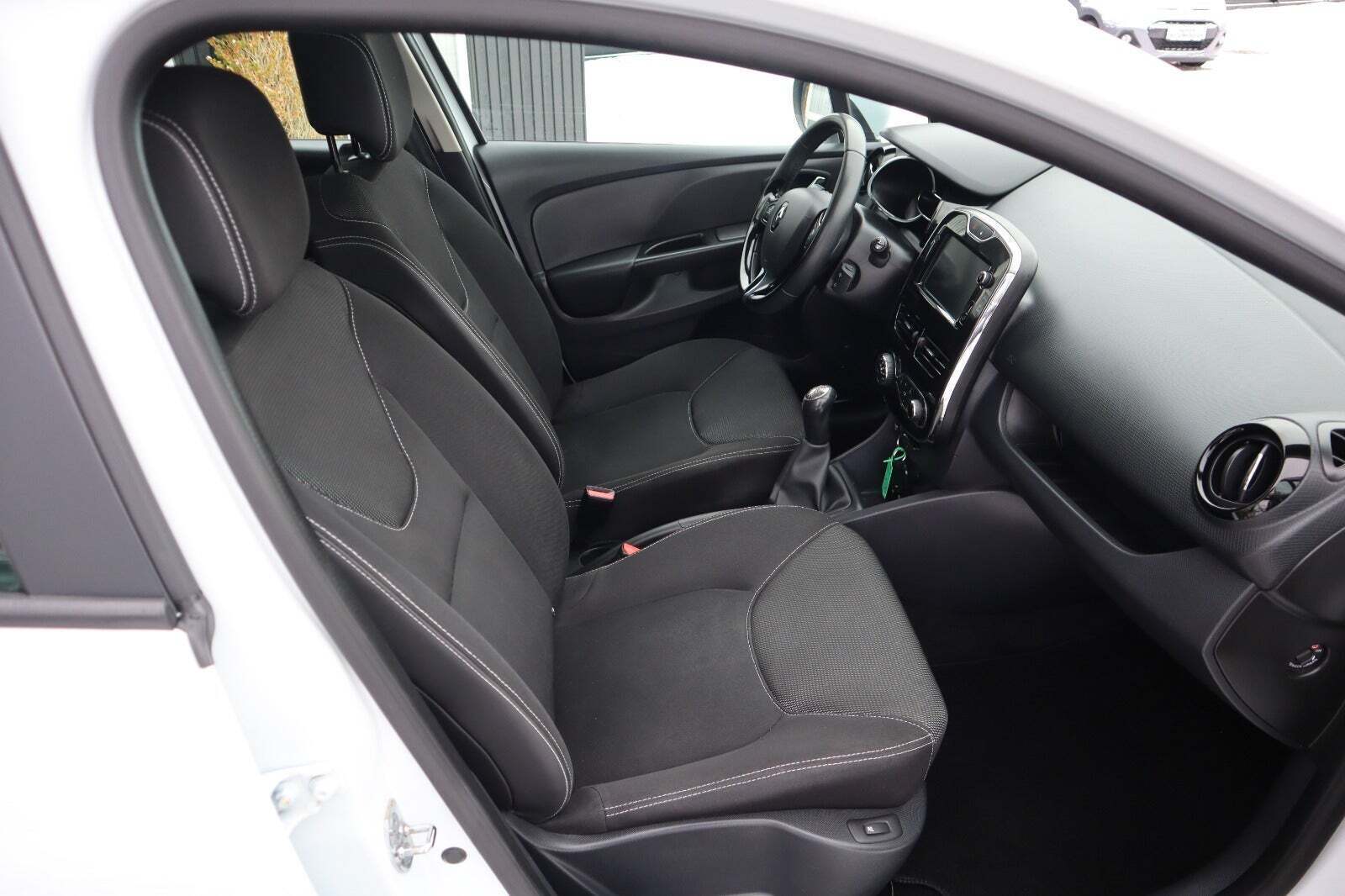 Hvid Renault Clio IV fra 2014