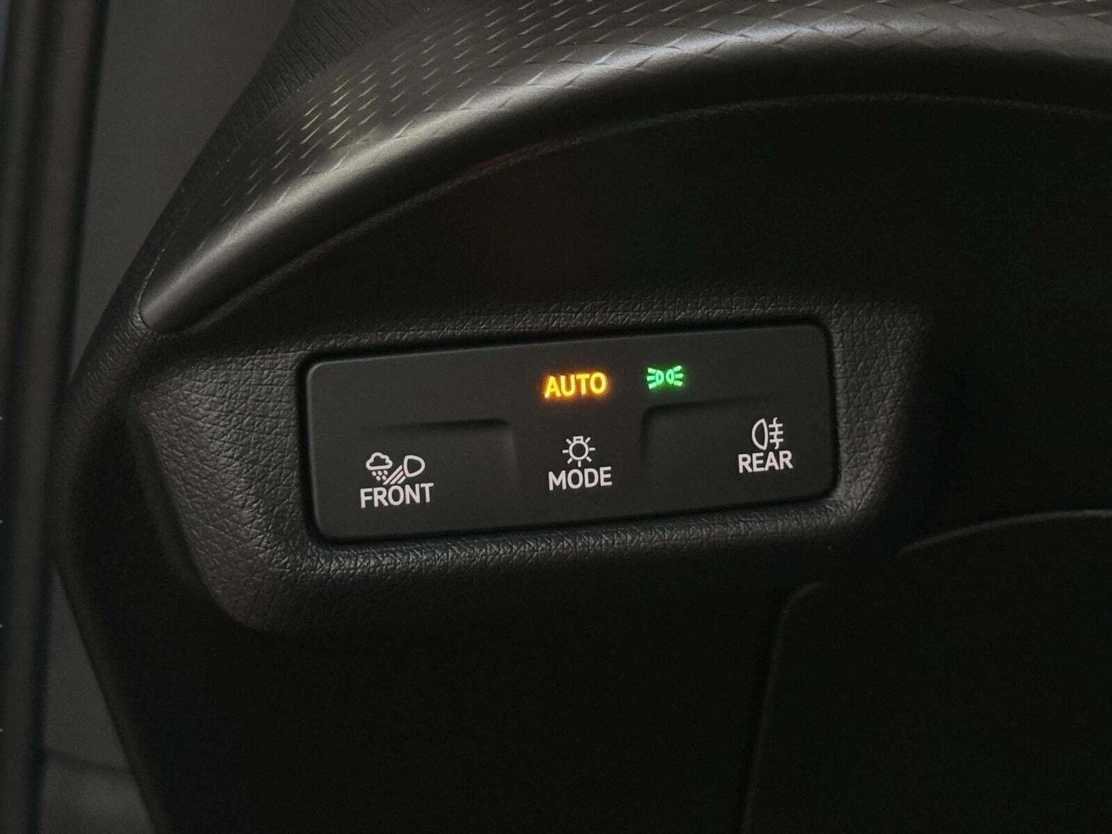 Blå Cupra Tavascan fra 2024