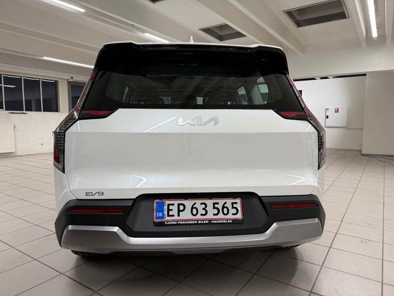 Kia EV9 76 Standard Range Upgrade RWD 7prs
