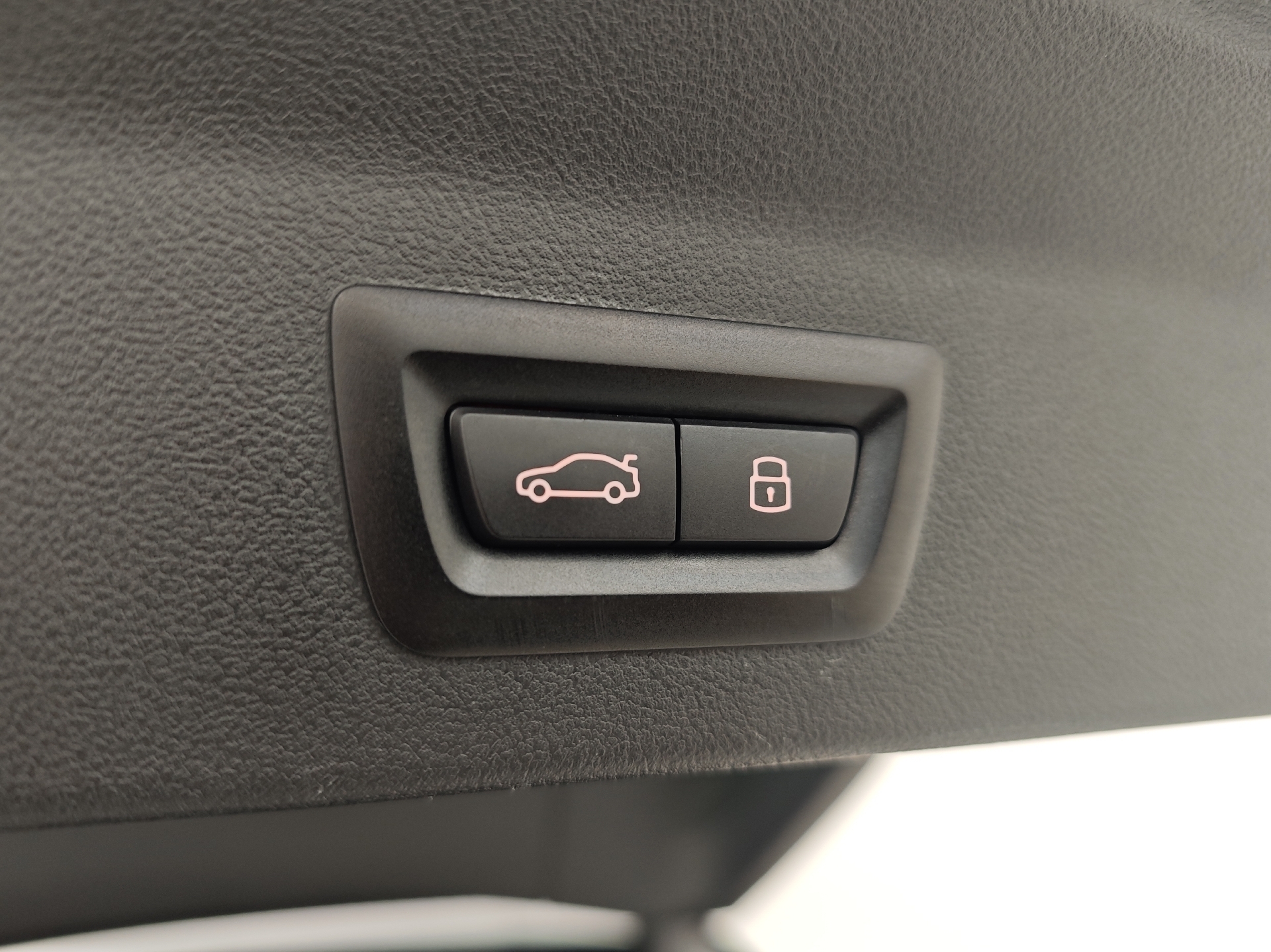 Grå BMW iX3 fra 2023