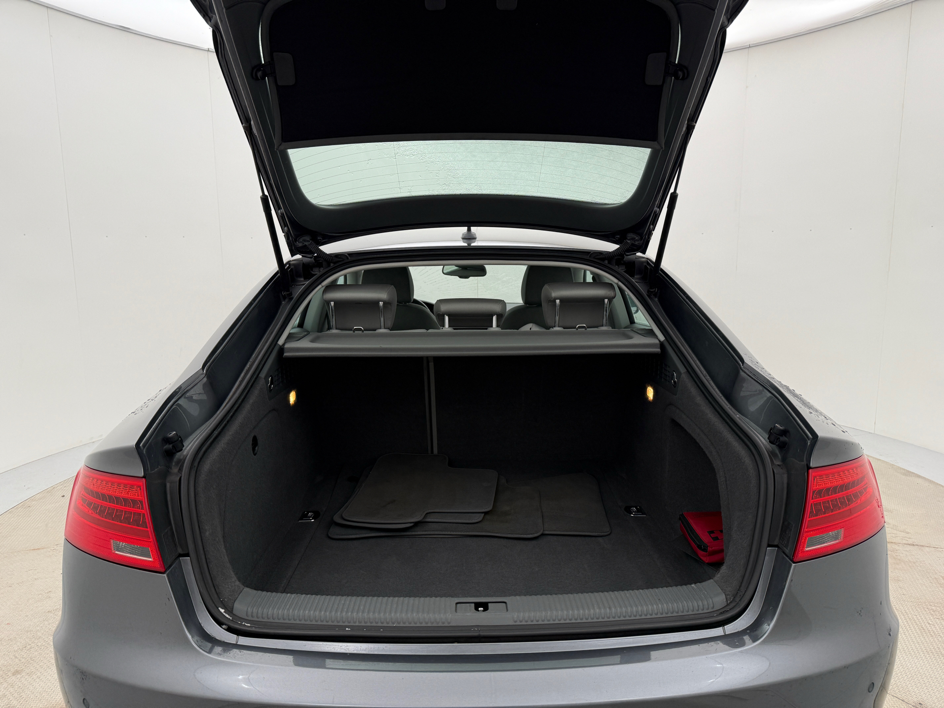 Grå Audi A5 fra 2016