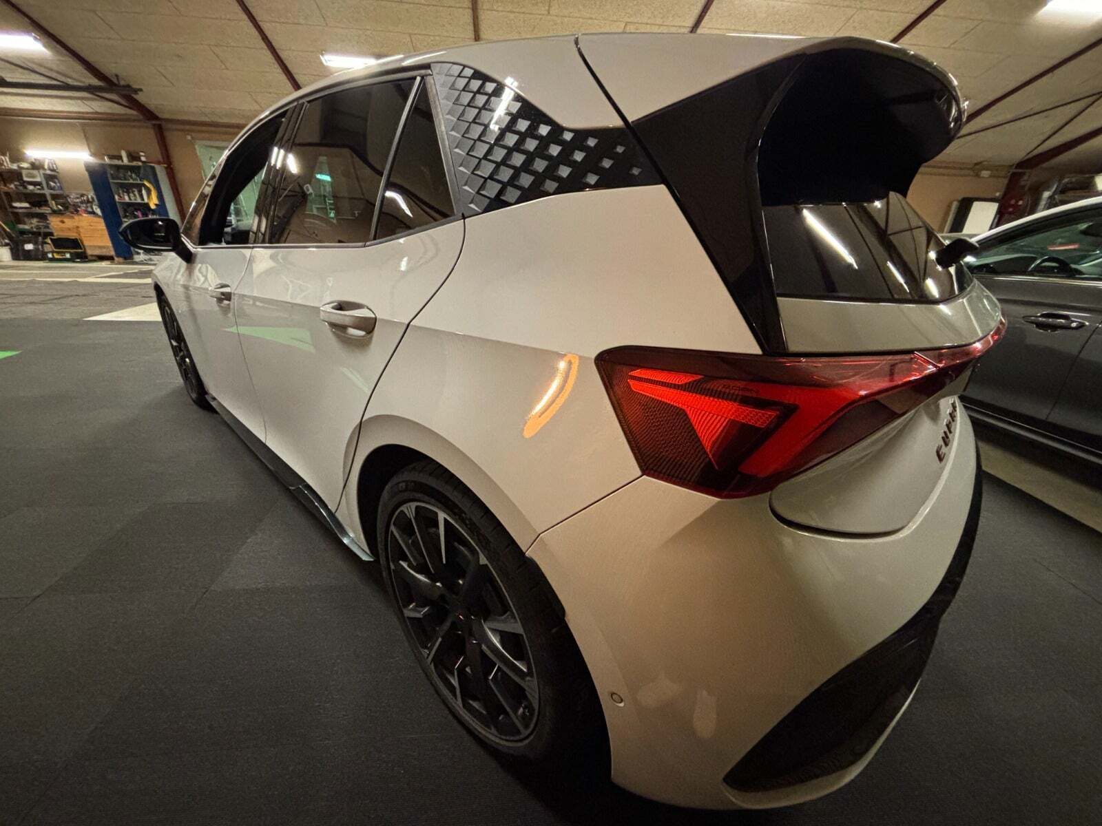 Cupra Born 77 e-Boost Dinamica