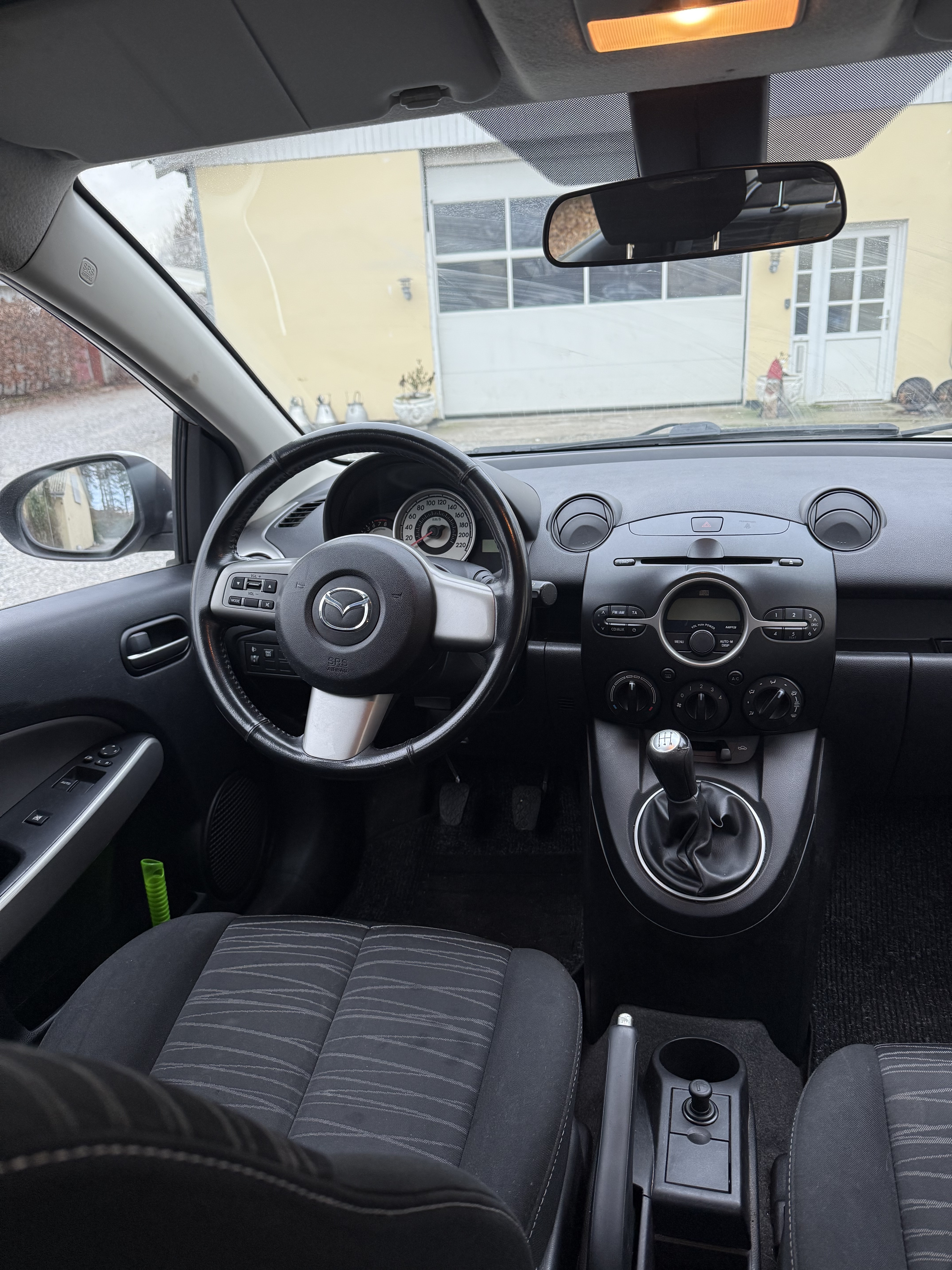 Mazda Mazda2 1,3 HATCHBACK STANDA