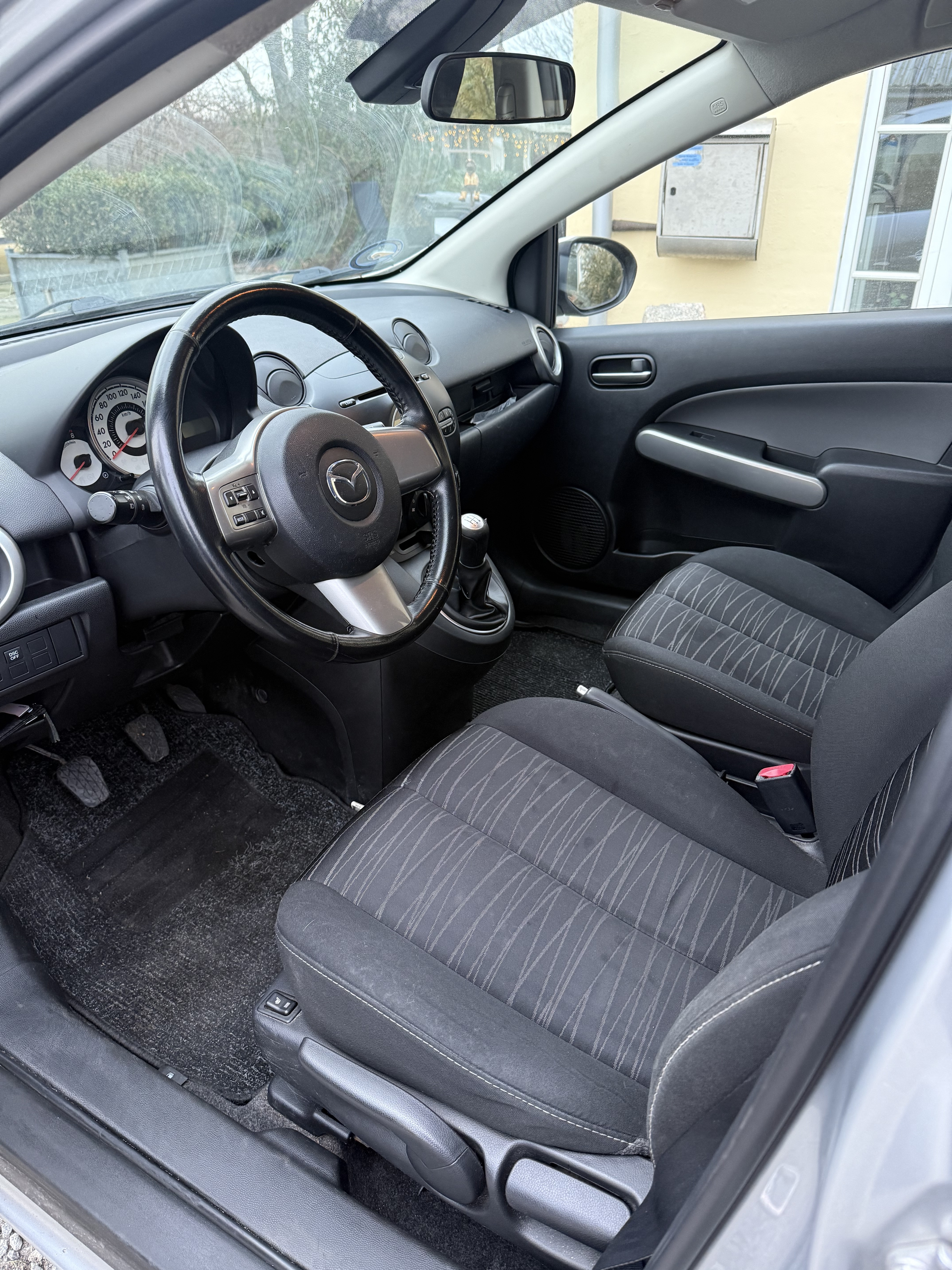 Mazda Mazda2 1,3 HATCHBACK STANDA