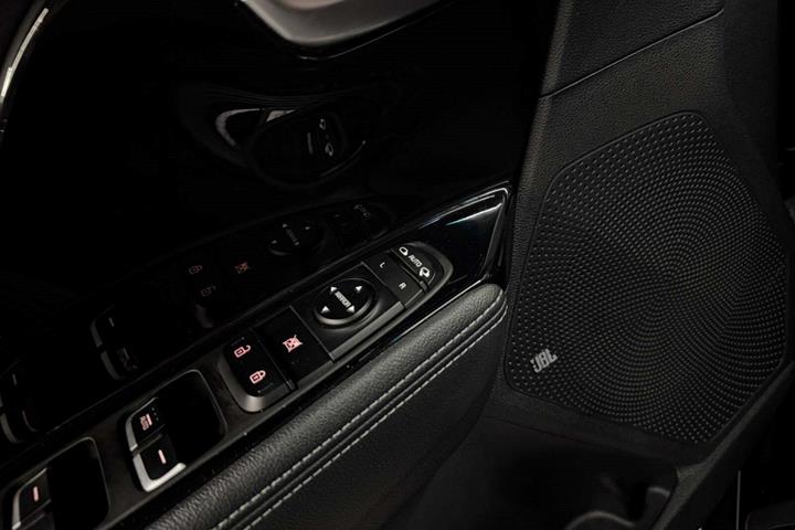 Sort Kia Niro fra 2019