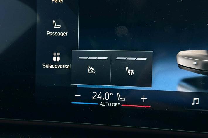 Grå BMW i5 fra 2025