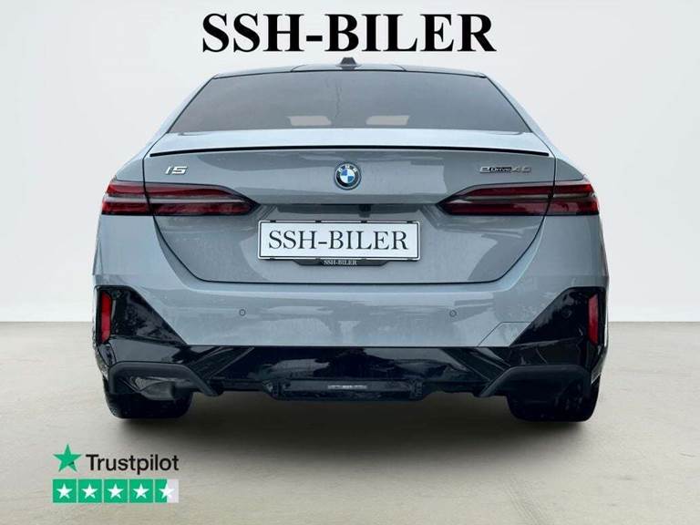 BMW i5 eDrive40 Fully Charged M-Sport Pro