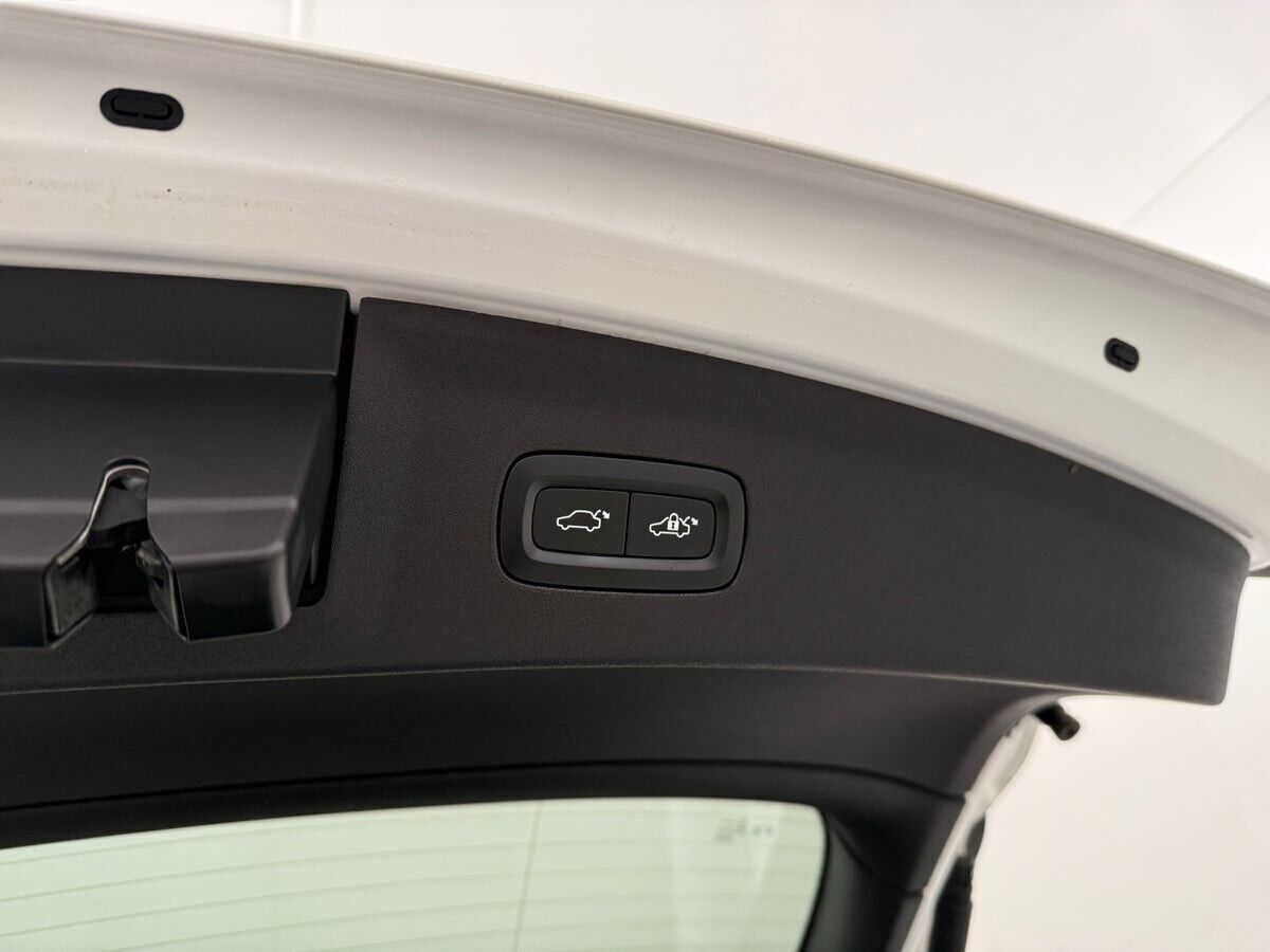 Hvid Polestar 2 fra 2023