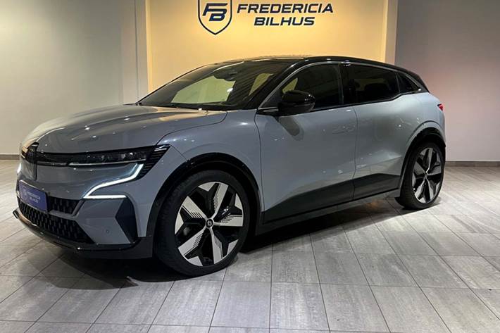 Grå Renault Megane E-Tech fra 2024 set udefra