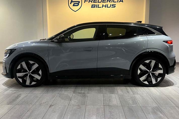 Grå Renault Megane E-Tech fra 2024