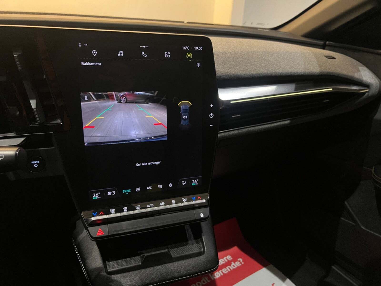 Grå Renault Megane E-Tech fra 2024