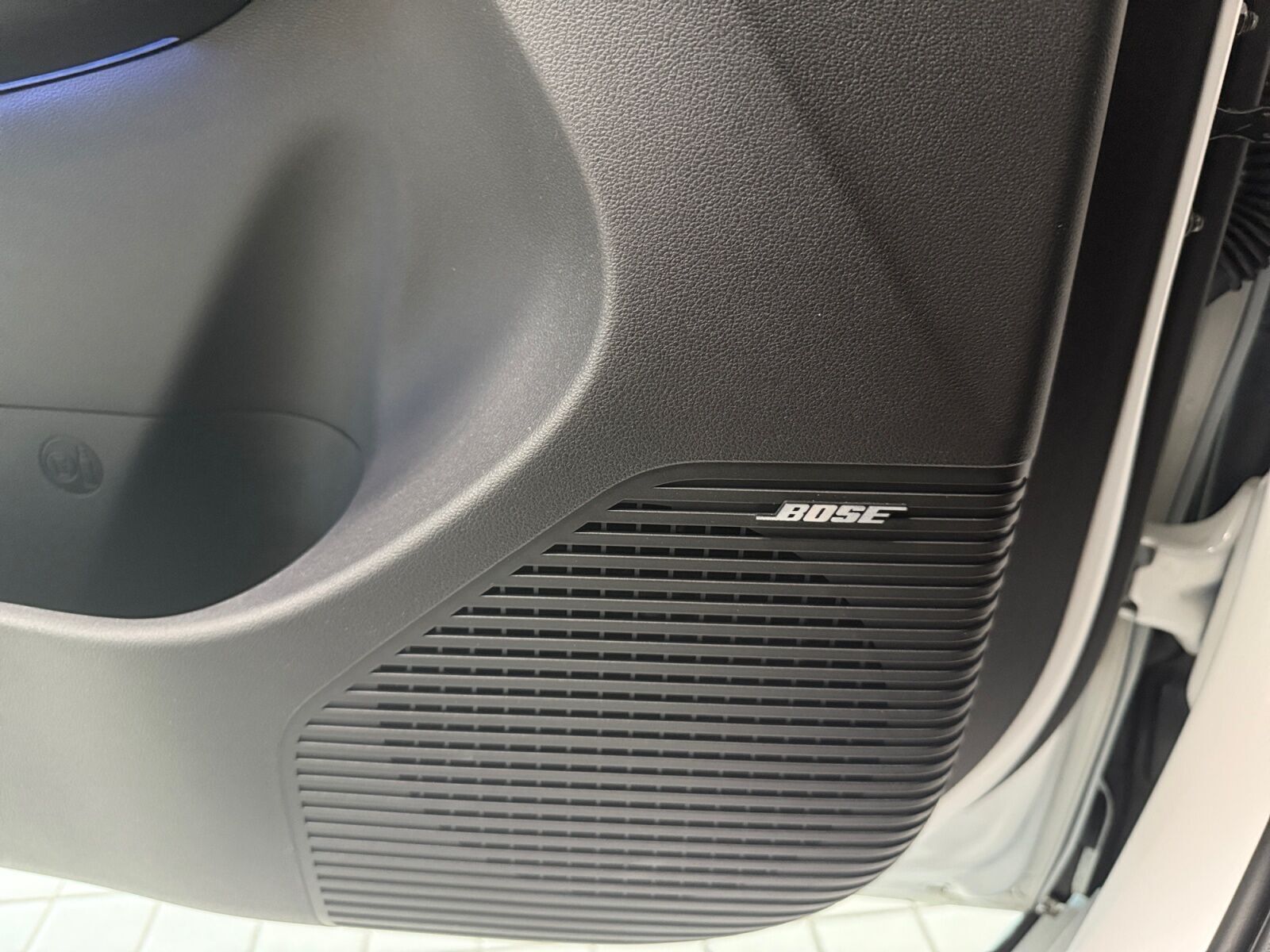 Hvid Hyundai Kona fra 2024