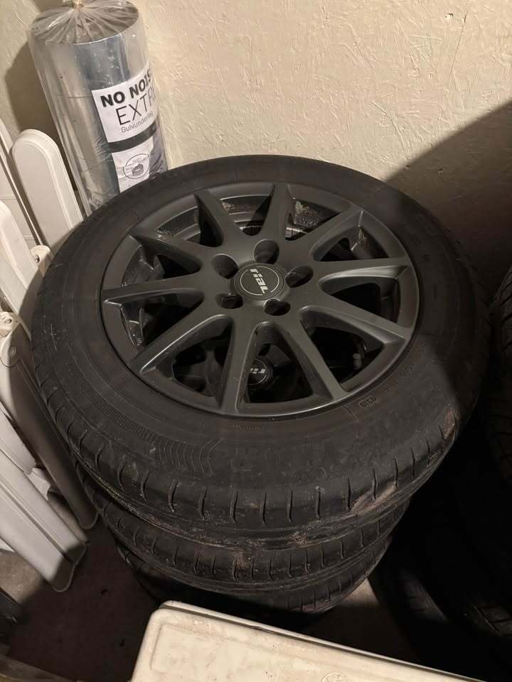 Grå VW Polo fra 2019