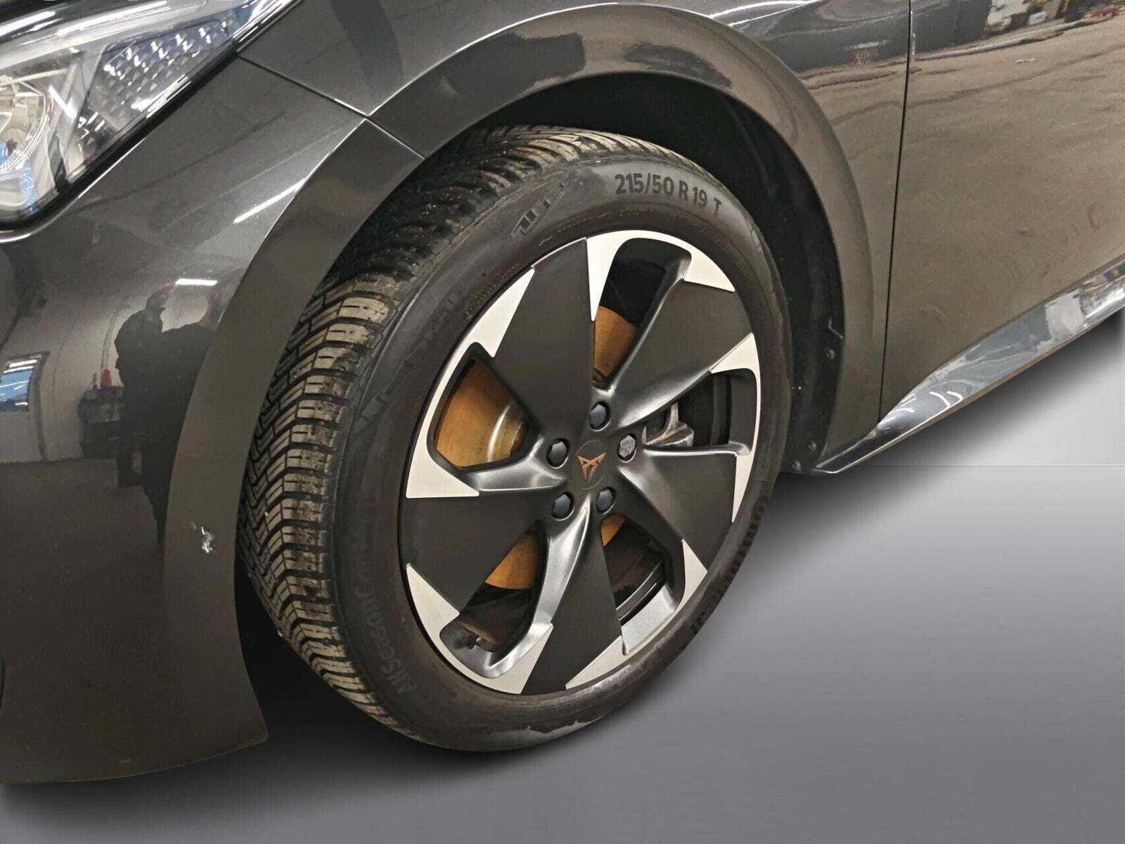 Grå Cupra Born fra 2023