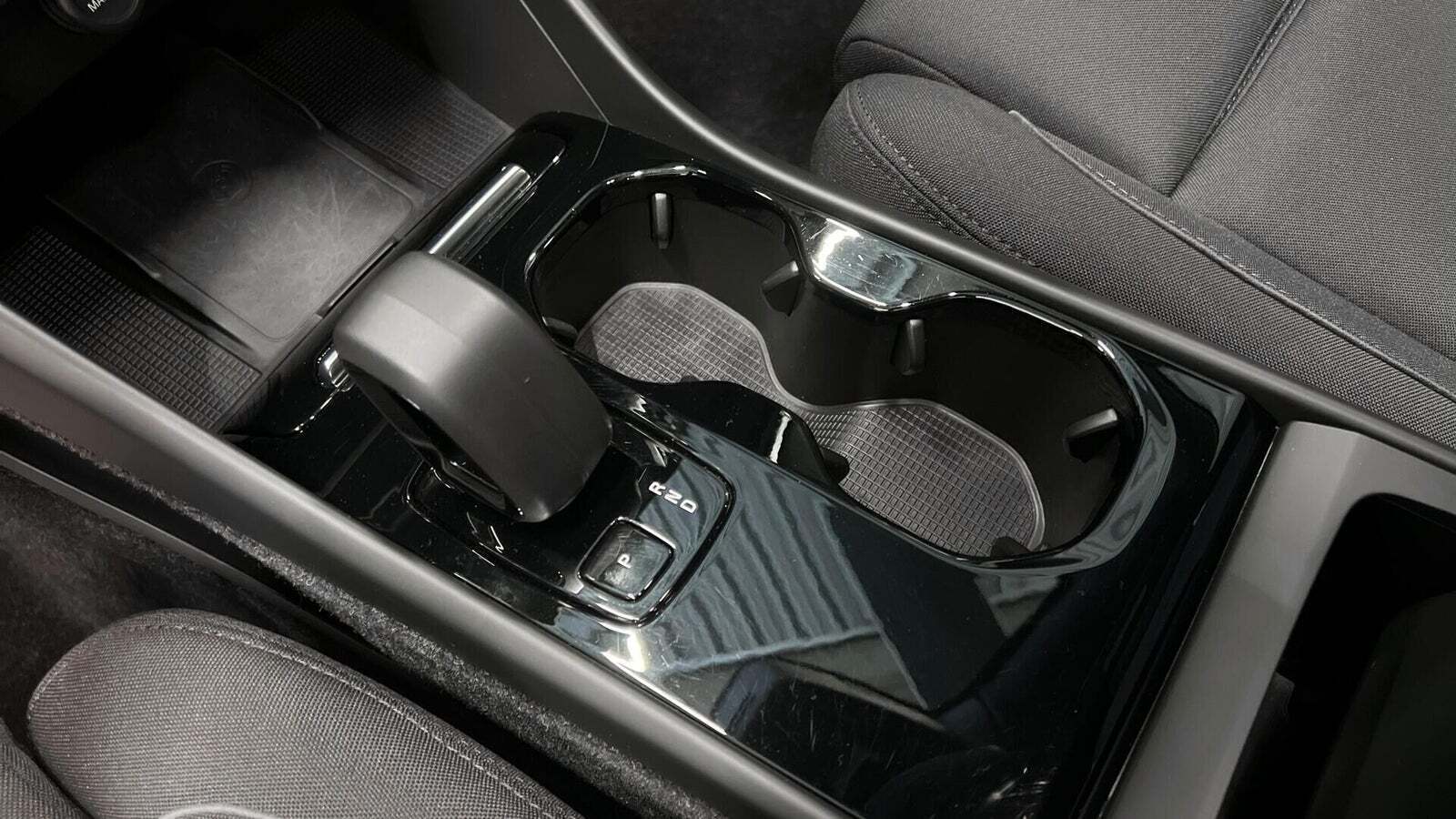 Sort Volvo XC40 fra 2022