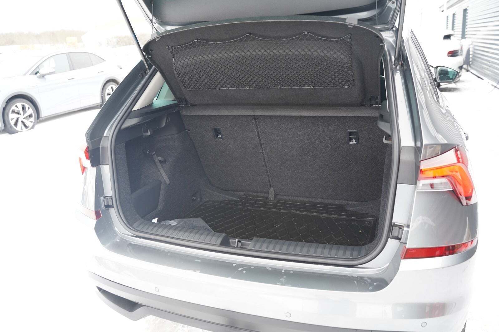 Grå Skoda Kamiq fra 2023