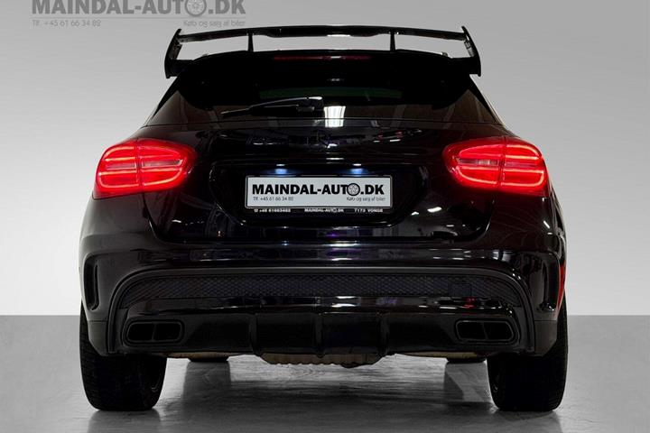 Rød Mercedes GLA45 fra 2015