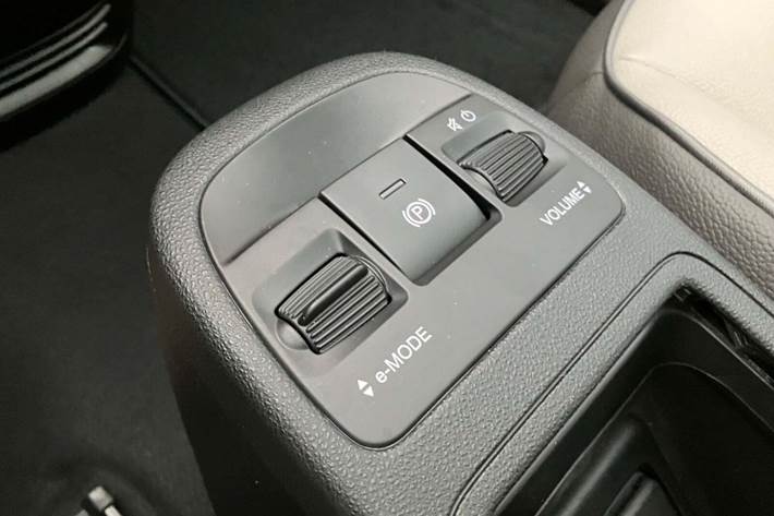 Hvid Fiat 500e fra 2023