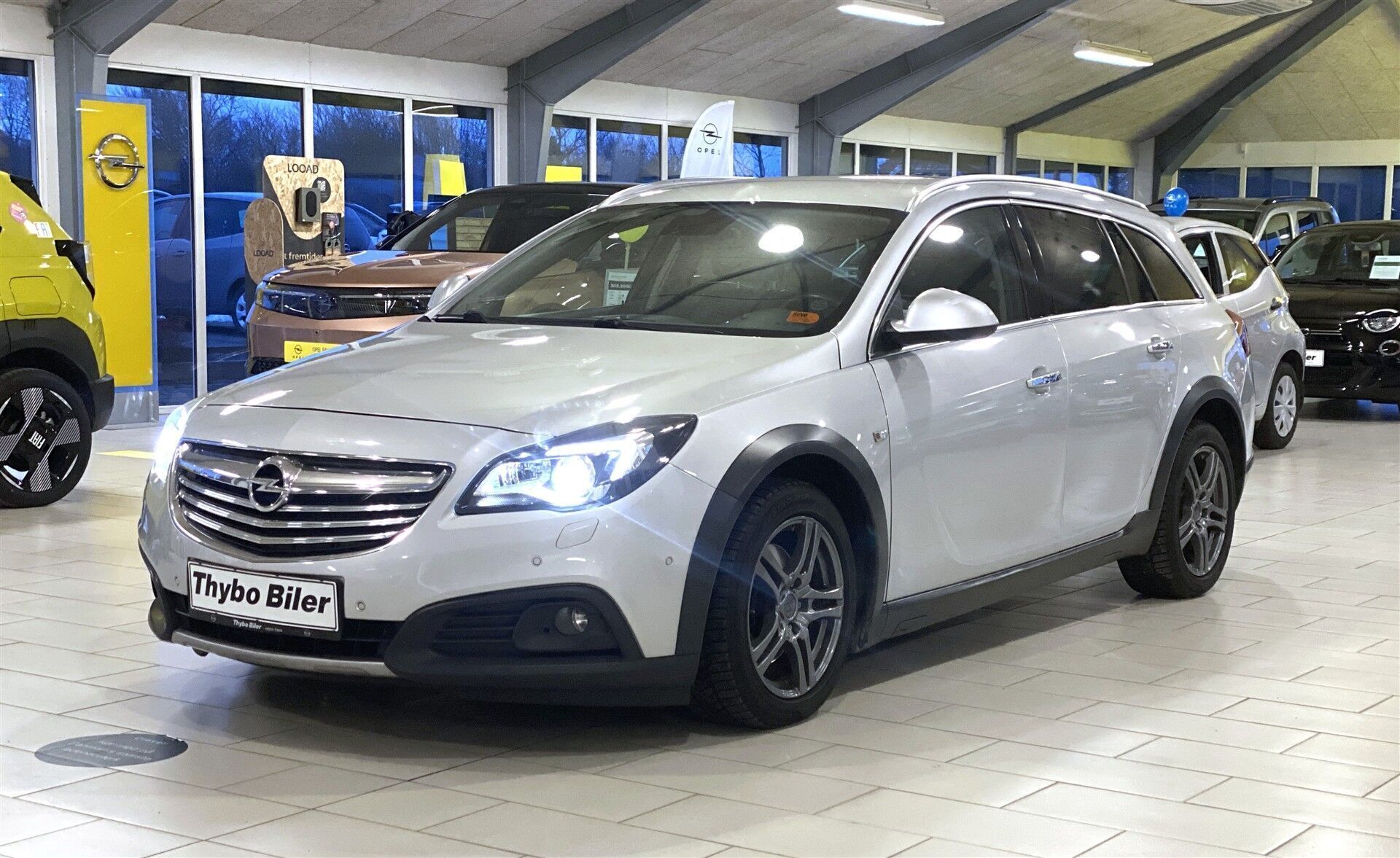 Opel Insignia 2,0 Country Tourer CDTI Cosmo 4x4 170HK Stc 6g Aut.