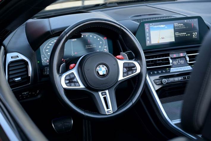 undefined BMW M8 fra 2020 set indefra