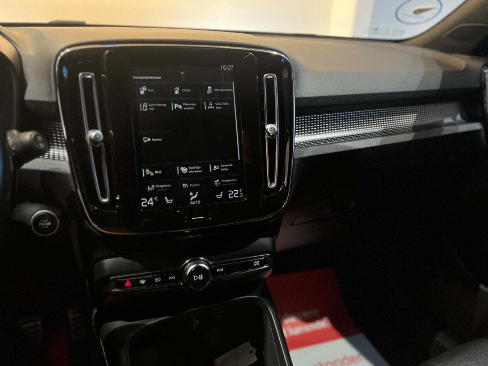 Sort Volvo XC40 fra 2021