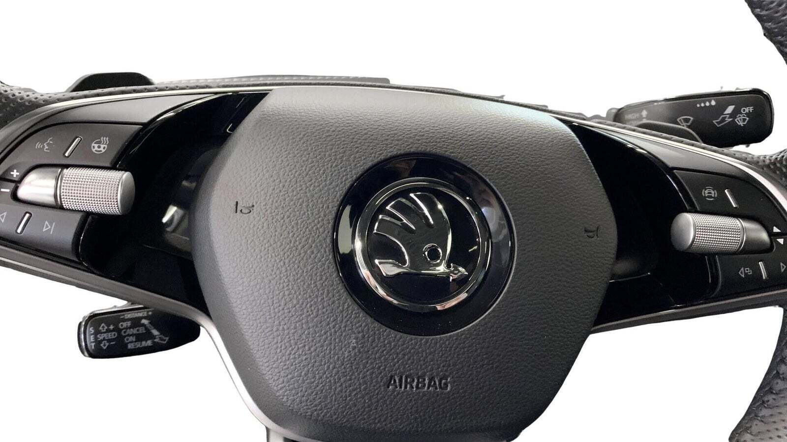 Sort Skoda Enyaq fra 2024