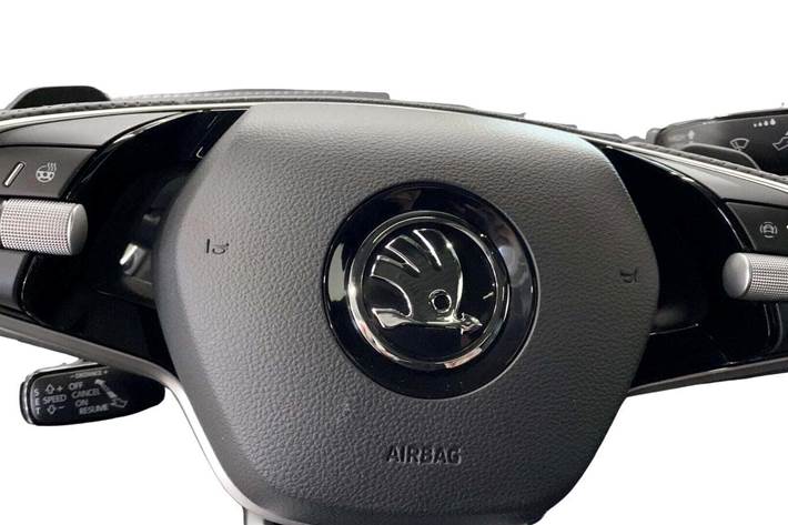 Sort Skoda Enyaq fra 2024