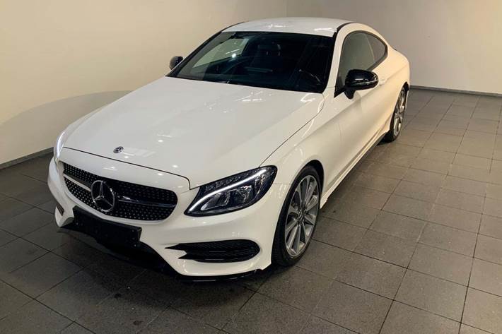 Hvid Mercedes C300 fra 2017