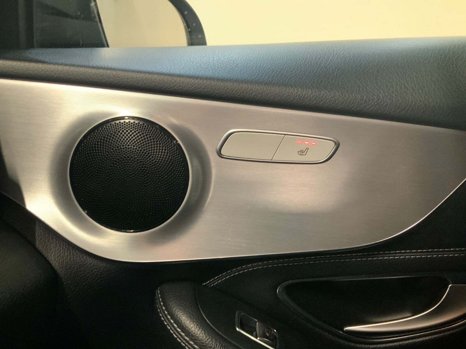 Hvid Mercedes C300 fra 2017