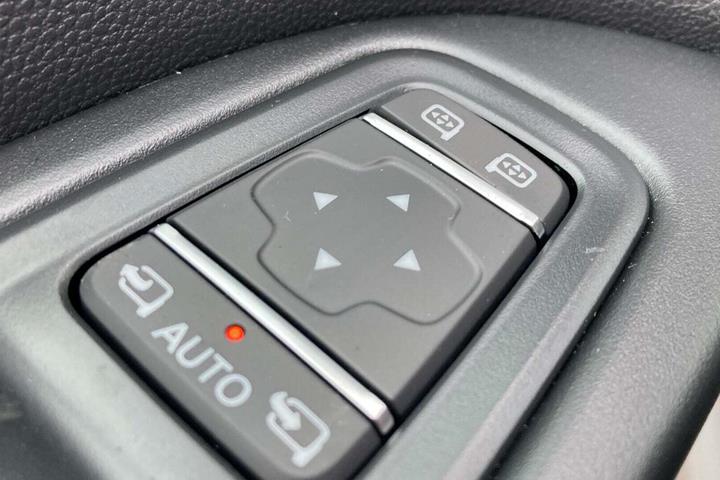Hvid Renault Trafic fra 2025
