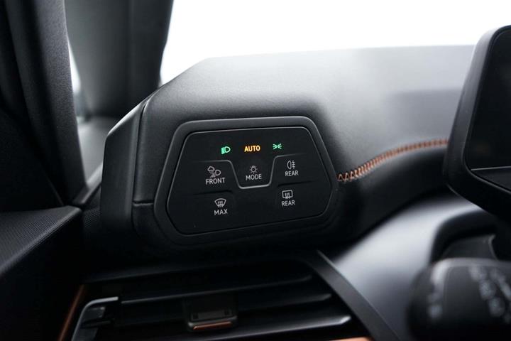 Grå Cupra Born fra 2023