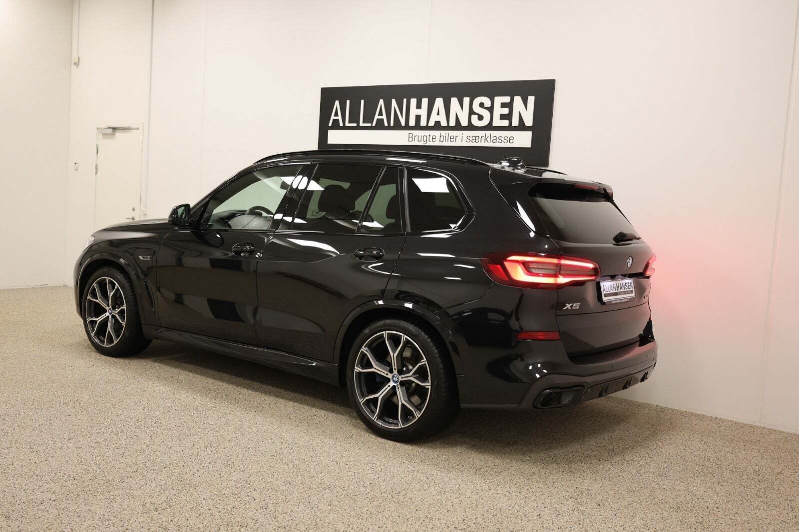 Sort BMW X5 fra 2022