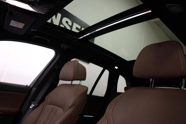 Sort BMW X5 fra 2022