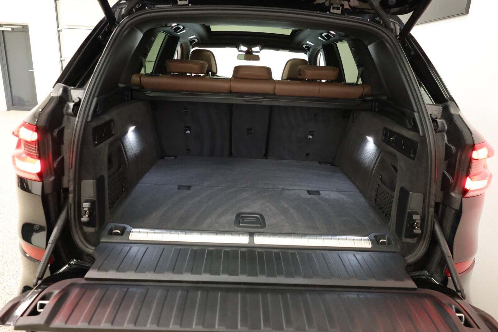 Sort BMW X5 fra 2022