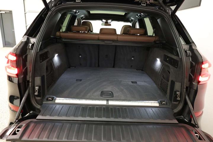 Sort BMW X5 fra 2022