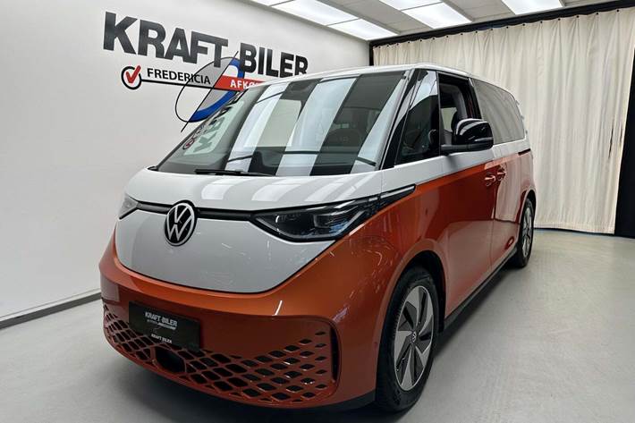 Orange VW ID.Buzz fra 2023 set udefra