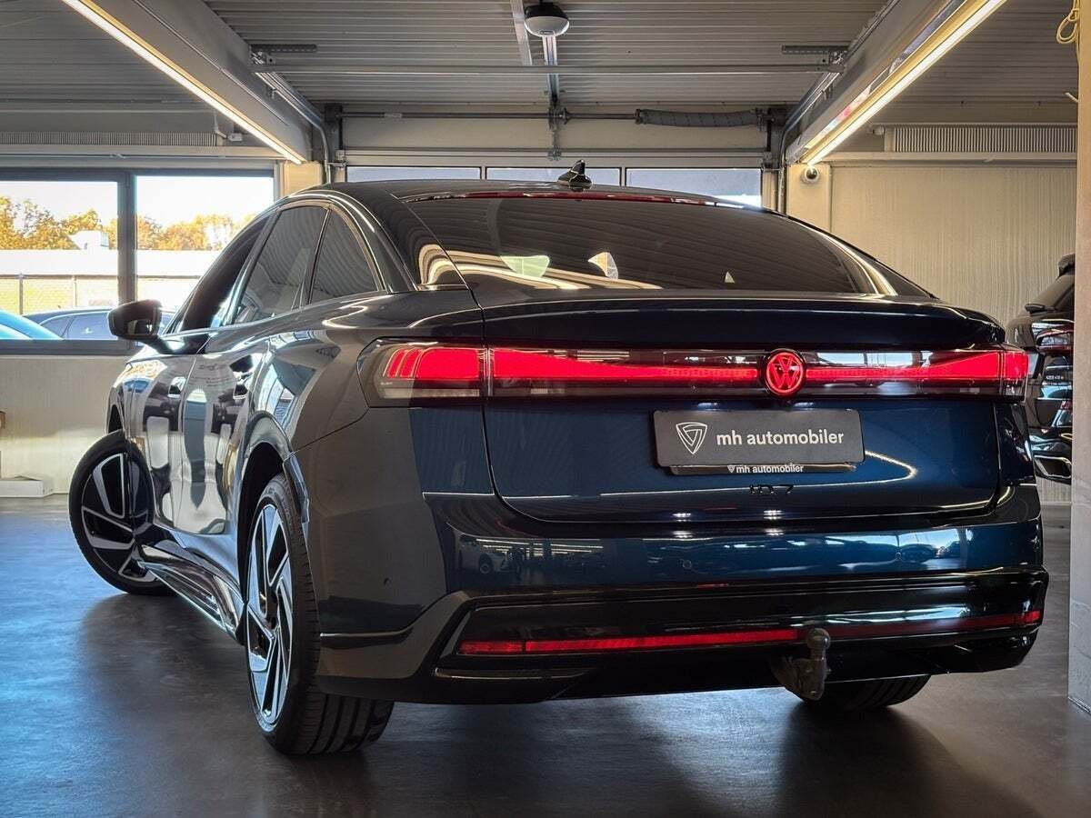 VW ID.7 77 Black Style