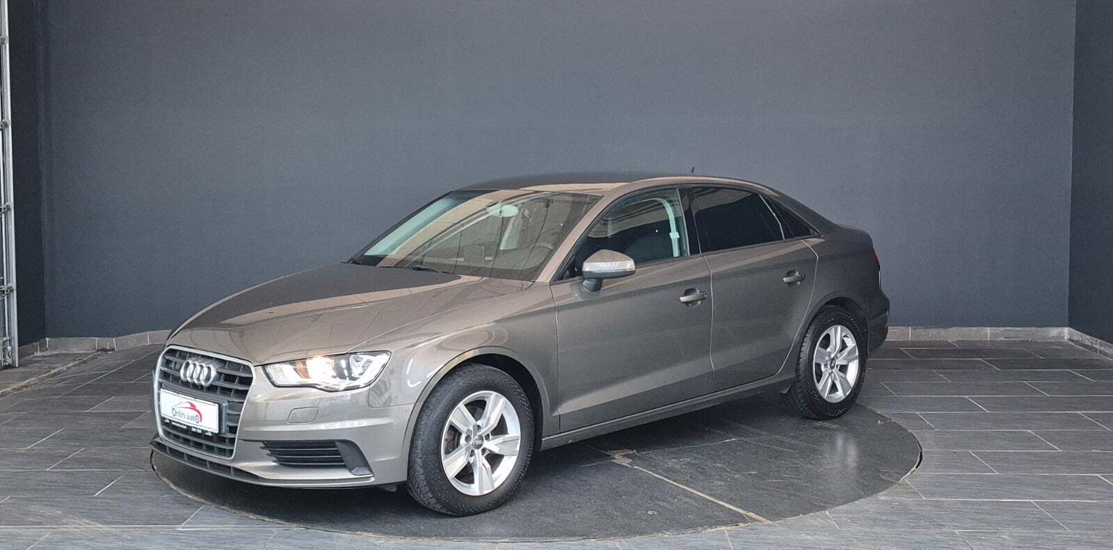 Audi A3 1,6 TDi 110 Ambiente S-tr.