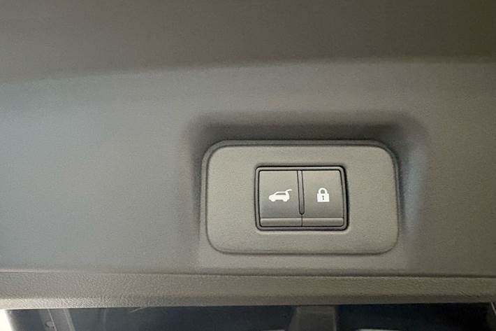 Grå Nissan Ariya fra 2025