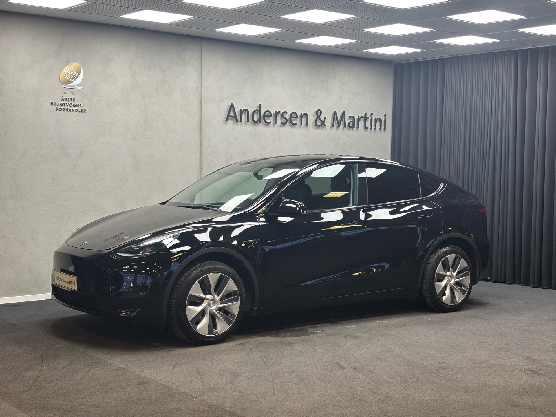 Tesla Model Y EL Long Range AWD 514HK 5d Aut.