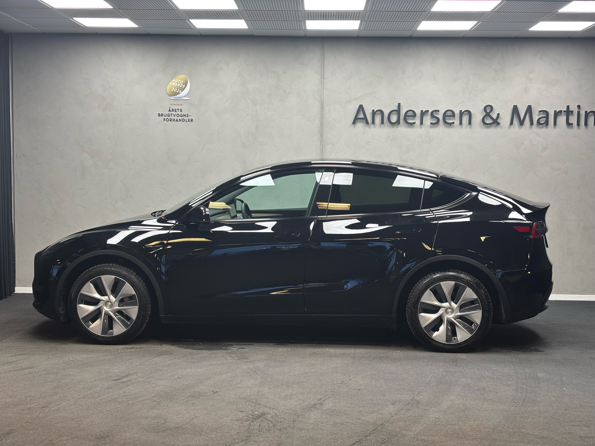 Tesla Model Y EL Long Range AWD 514HK 5d Aut.