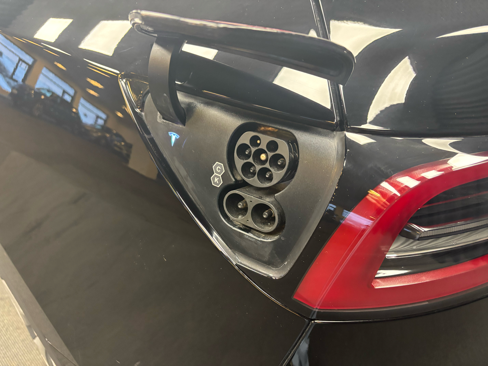 Tesla Model Y EL Long Range AWD 514HK 5d Aut.