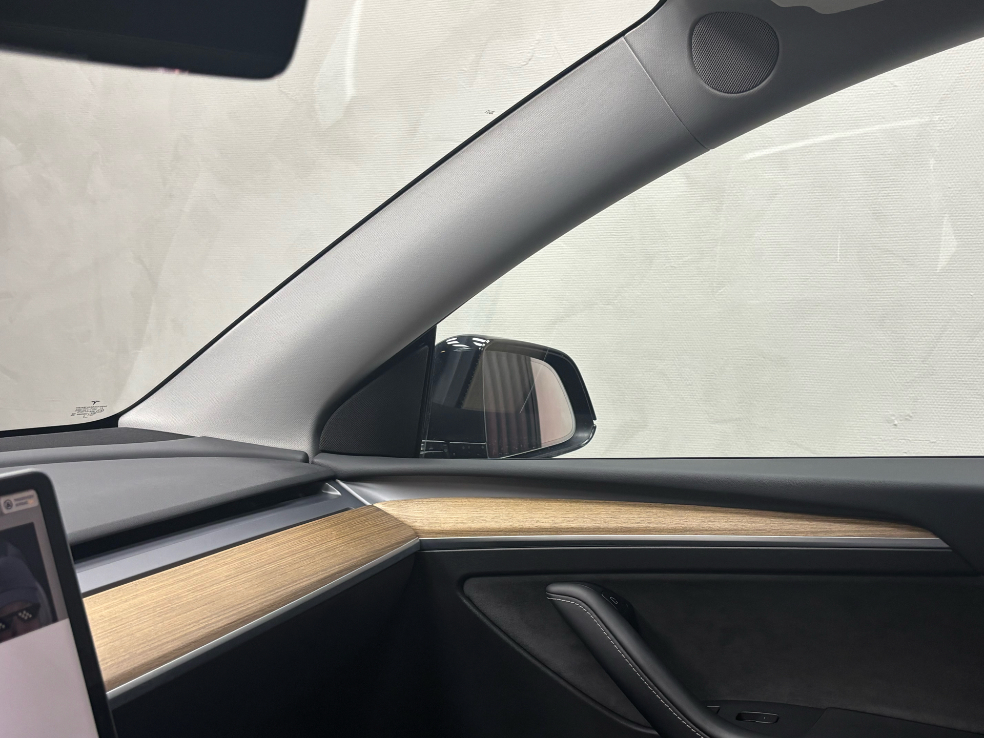 Sort Tesla Model Y fra 2022